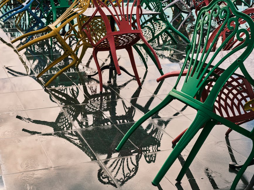 Šlapios terasos plytelės su siūlių ir kraštų vietų pabrėžimu